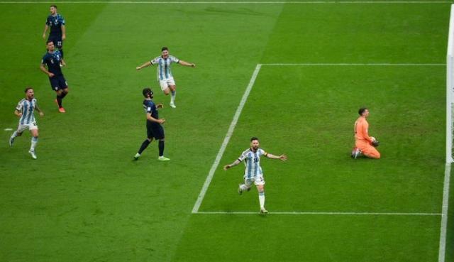 1670972900975085627.jpg Fj4yG0jUUAAOVVy.jpg