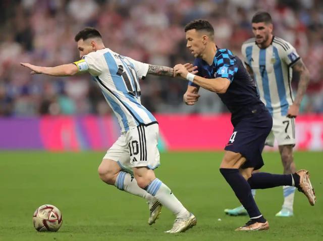 1670973393251062448.jpg 3798.jpg