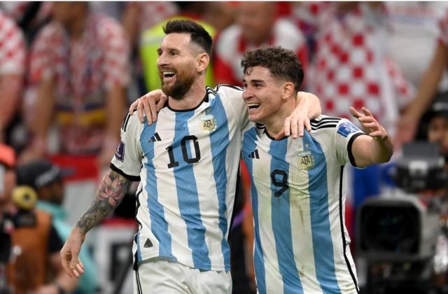 1670972747640053456.jpg Fj44l4pUYAAfRHA.jpg