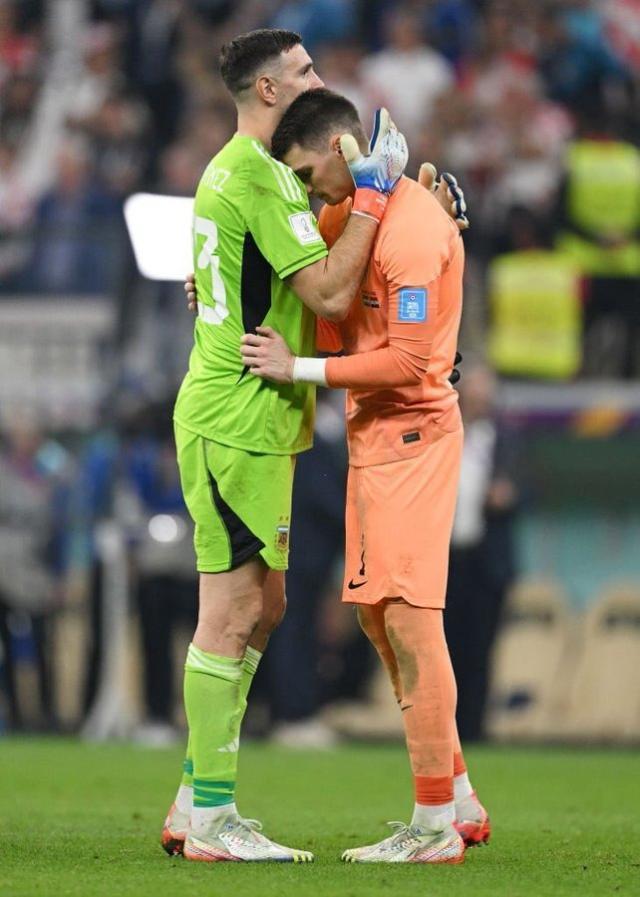 1670971658316087659.jpg Fj4yc4iXgAAK2qK.jpg